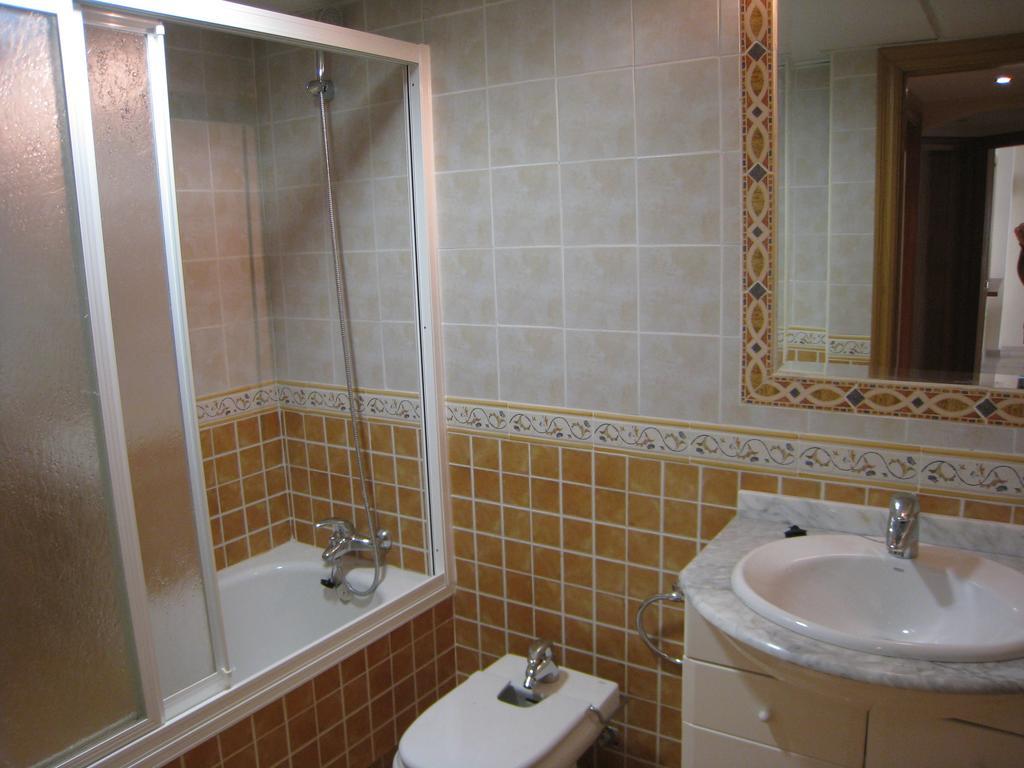 Apartamentos Torreon Del Mar Benalmádena Værelse billede